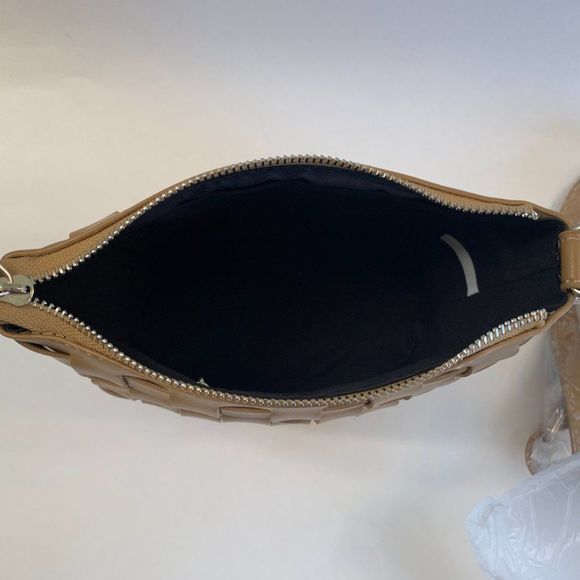 Basket Weave Bucket Bag/ Handbag in Mocha Chino Color - NWT - Picture 10 of 13